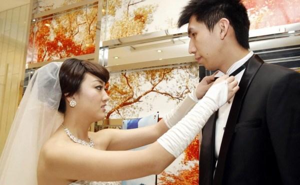 1998年,“武松”丁海峰对老婆说:我爱上了潘金莲,咱们离婚吧